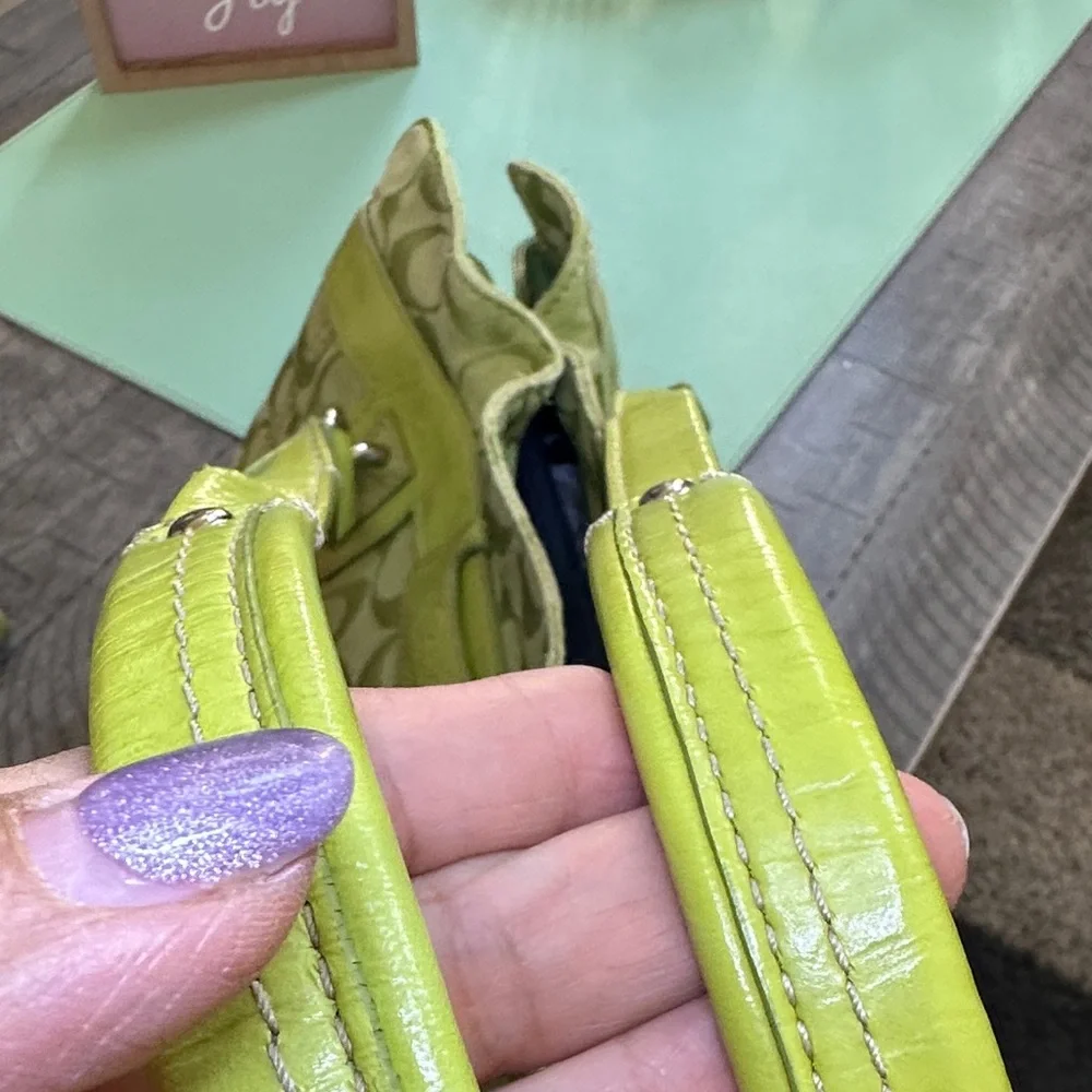 Coach Green Shoulder Bag - Picture 4 of 16